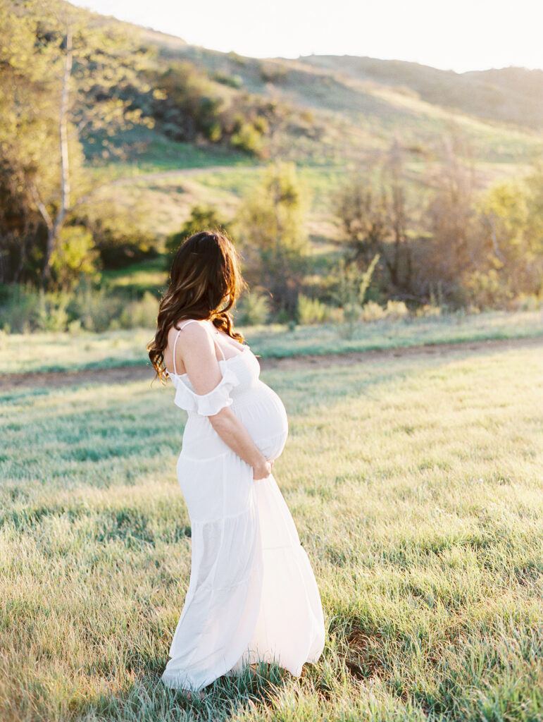 Maternity photographer Los Angeles, Daniele Rose's image of an pregnant mother to be during her fall maternity session.
